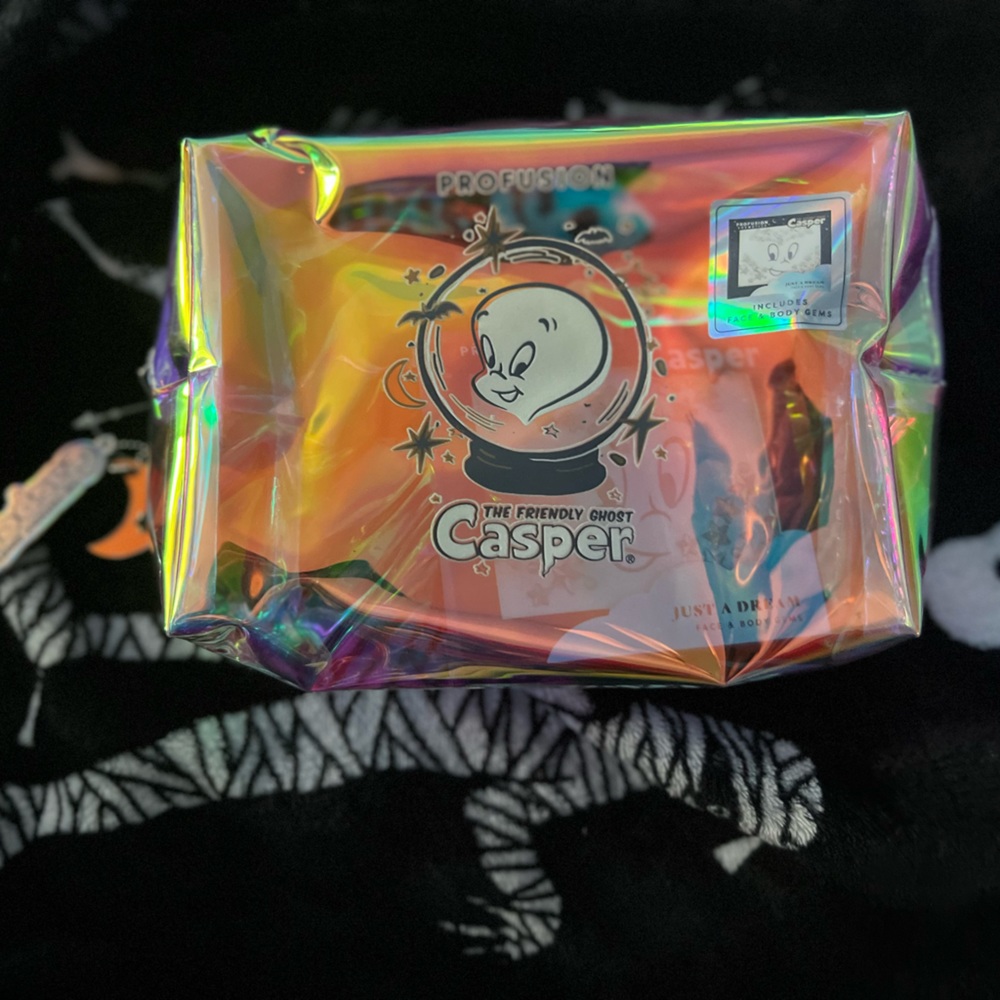 BNWT Profusion CASPER GLOW IN THE DARK cosmetic bag with body and face gems